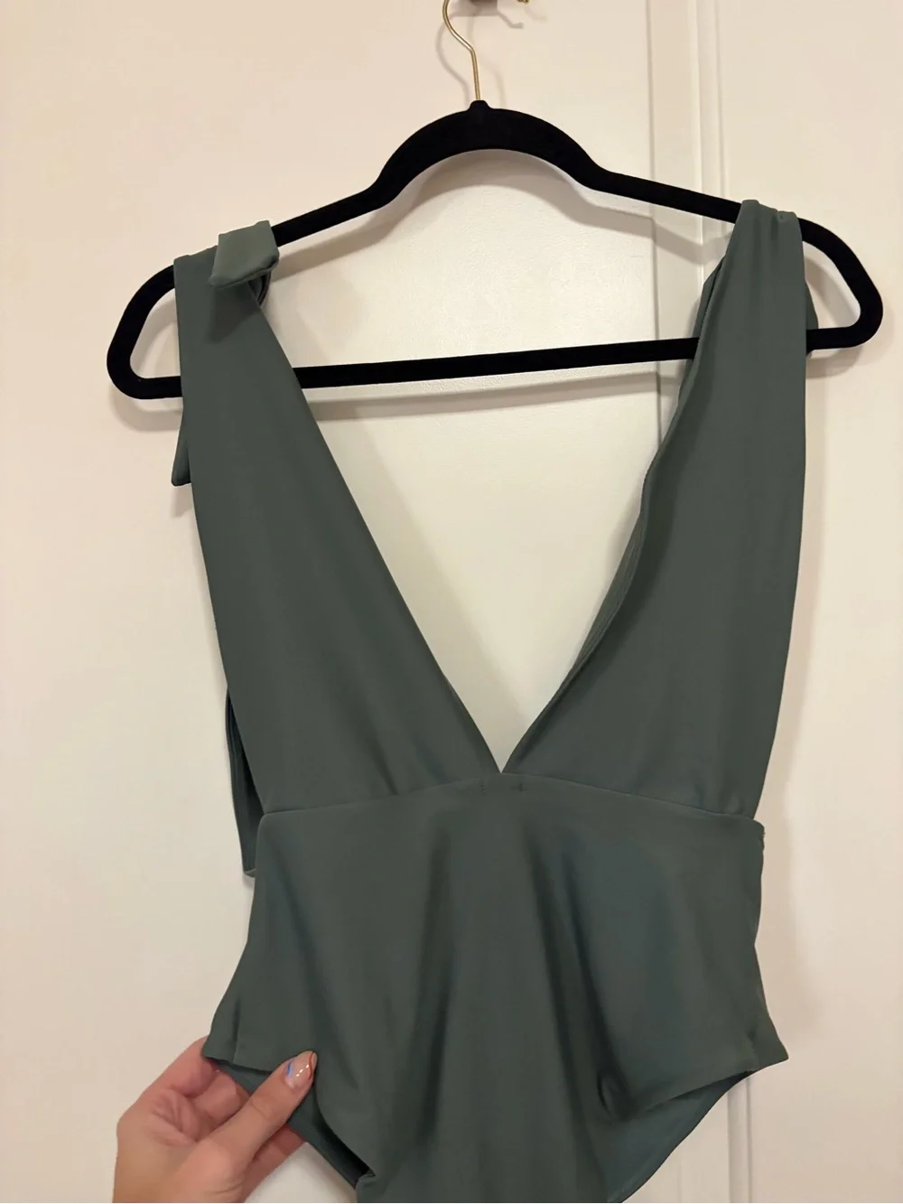 aerie deep front